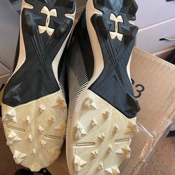 Under Armour Baseball Cleats. Men size 8.5. Black/White colors. - Picture 5 of 7